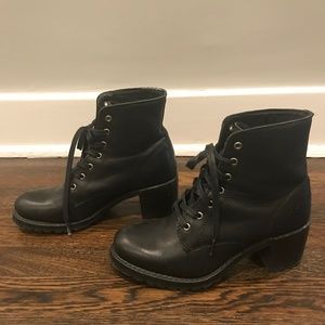 Frye Sabrina 6G Lace Up Boots 7.5